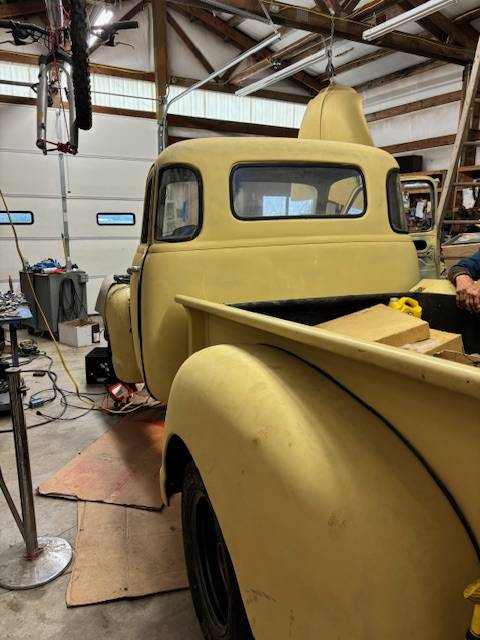 Chevy-5-window-pick-up-truck-1948-yellow-7