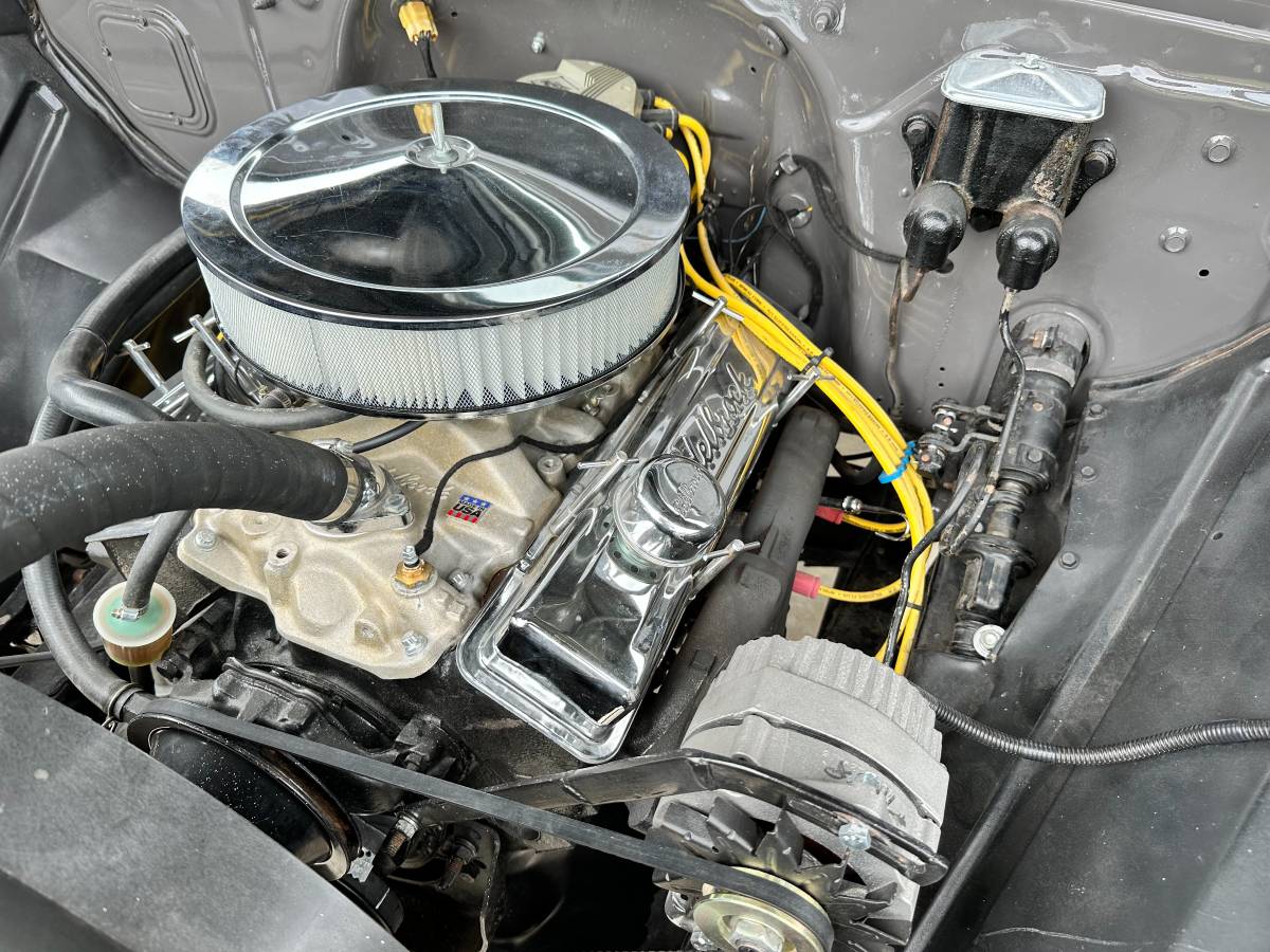 Chevy-apache-10-1961-grey-12