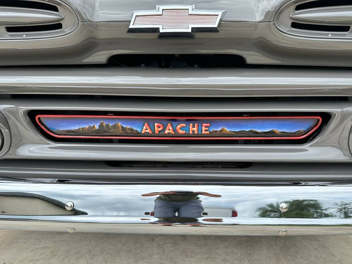 Chevy-apache-10-1961-grey-13