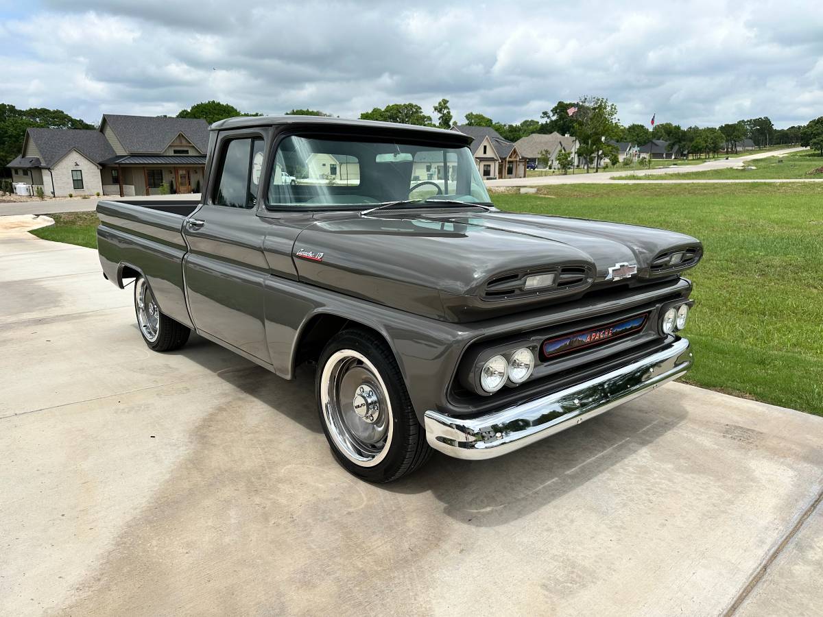Chevy-apache-10-1961-grey-16