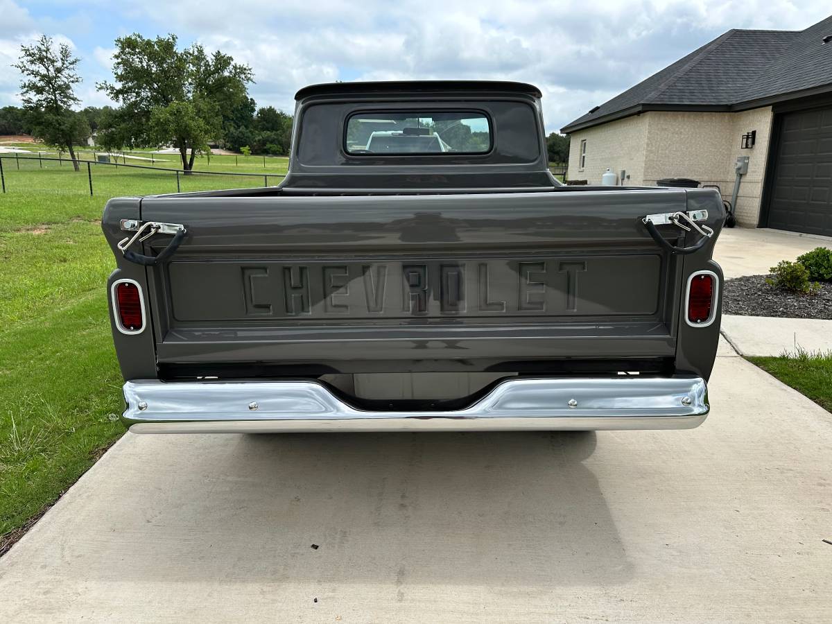 Chevy-apache-10-1961-grey-2
