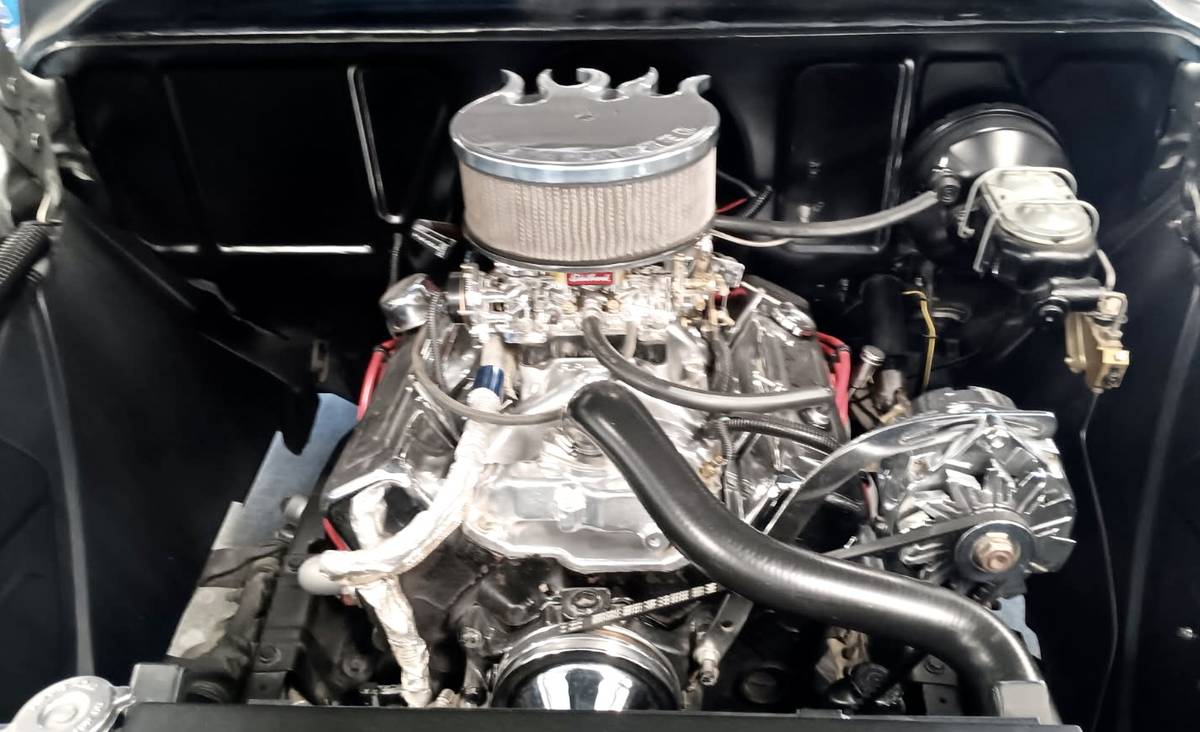 Chevy-apache-stepside-1959-black-17