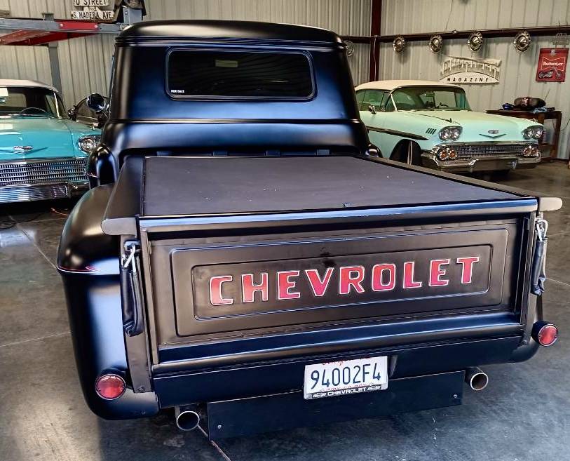Chevy-apache-stepside-1959-black-4