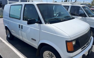 Chevy-astro-van-1993-white-2