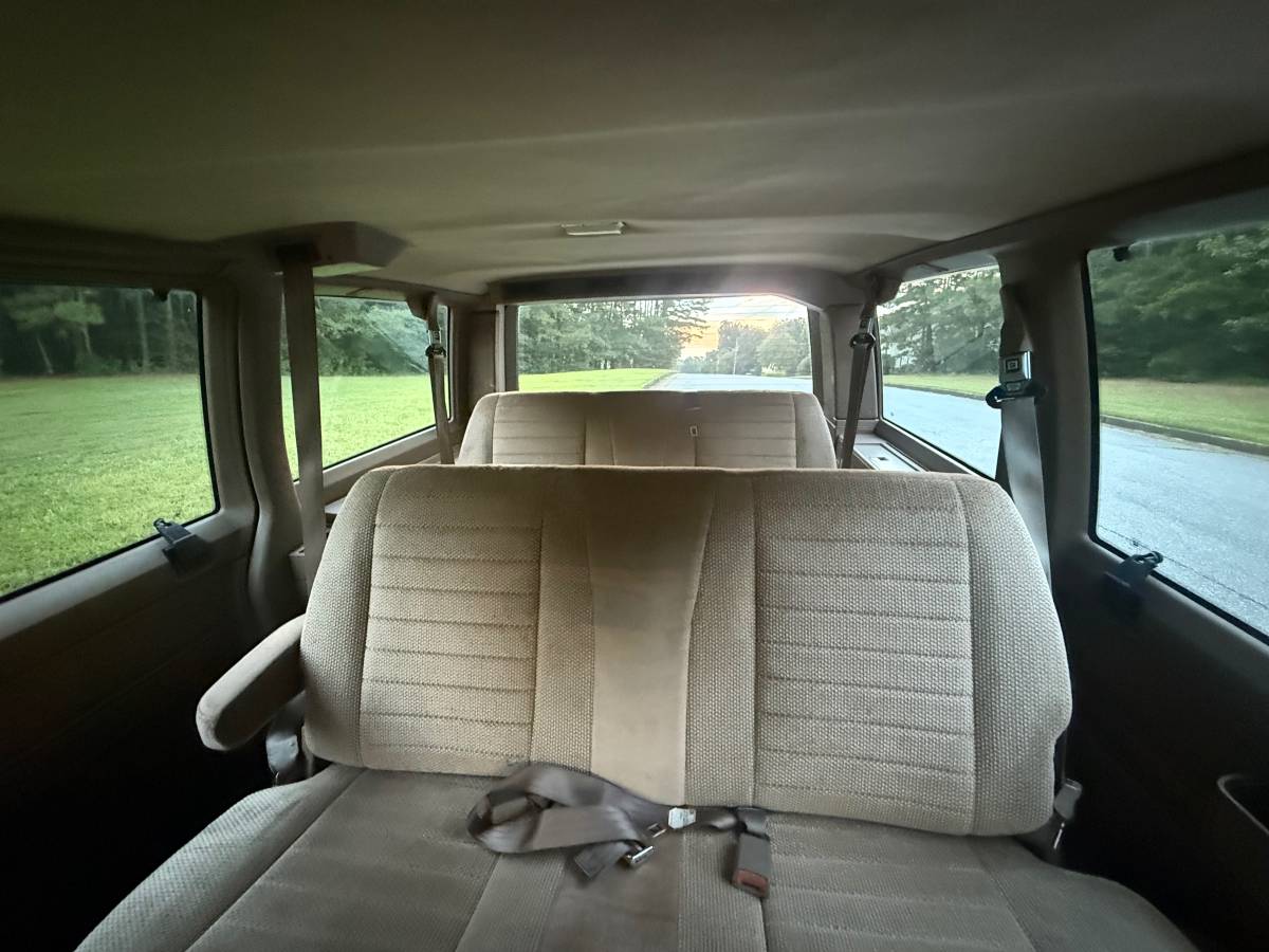 Chevy-astro-van-1994-brown-11