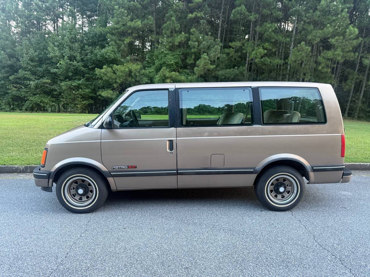 Chevy-astro-van-1994-brown-2