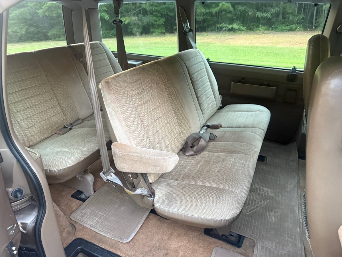 Chevy-astro-van-1994-brown-5