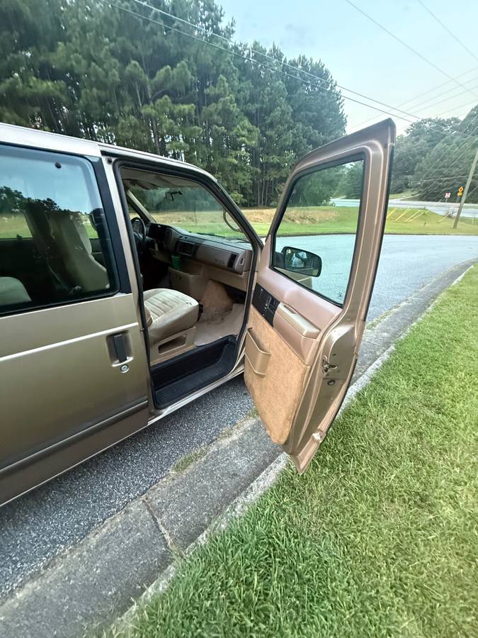 Chevy-astro-van-1994-brown-8