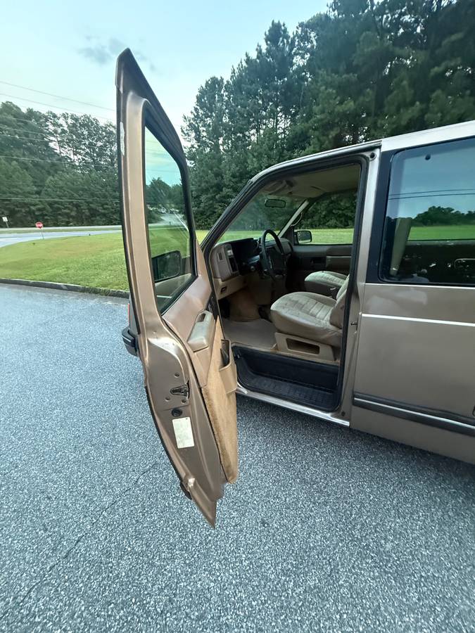 Chevy-astro-van-1994-brown-9