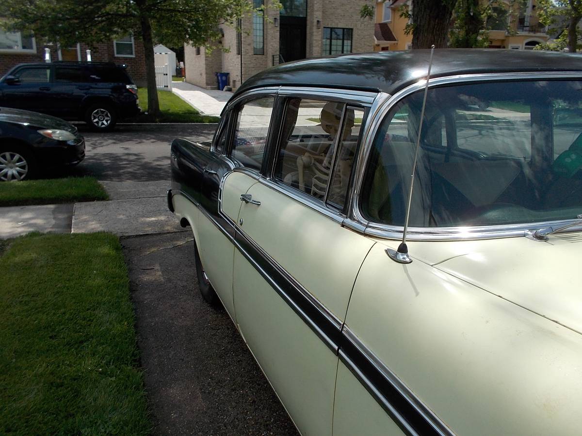 Chevy-belair-4-door-1956-custom-4