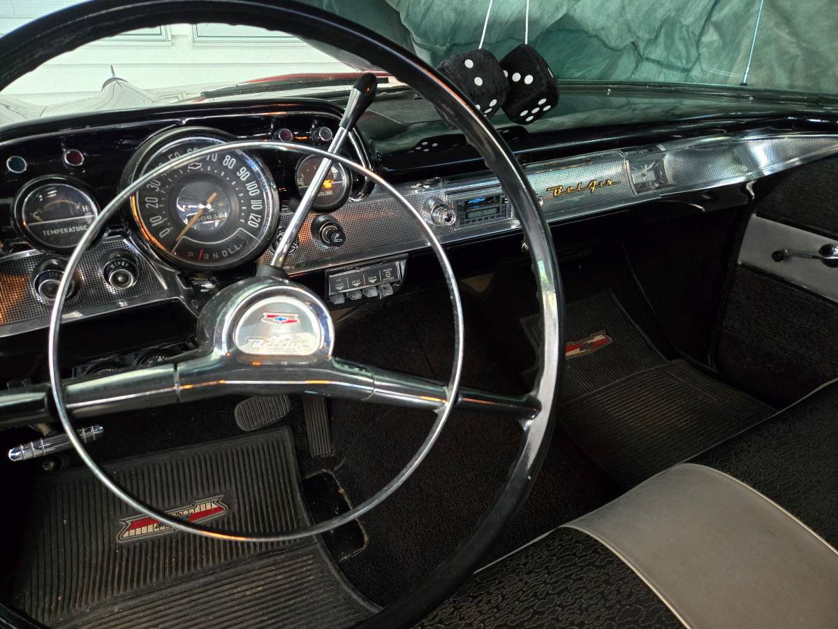 Chevy-bellaire-1957-red-3