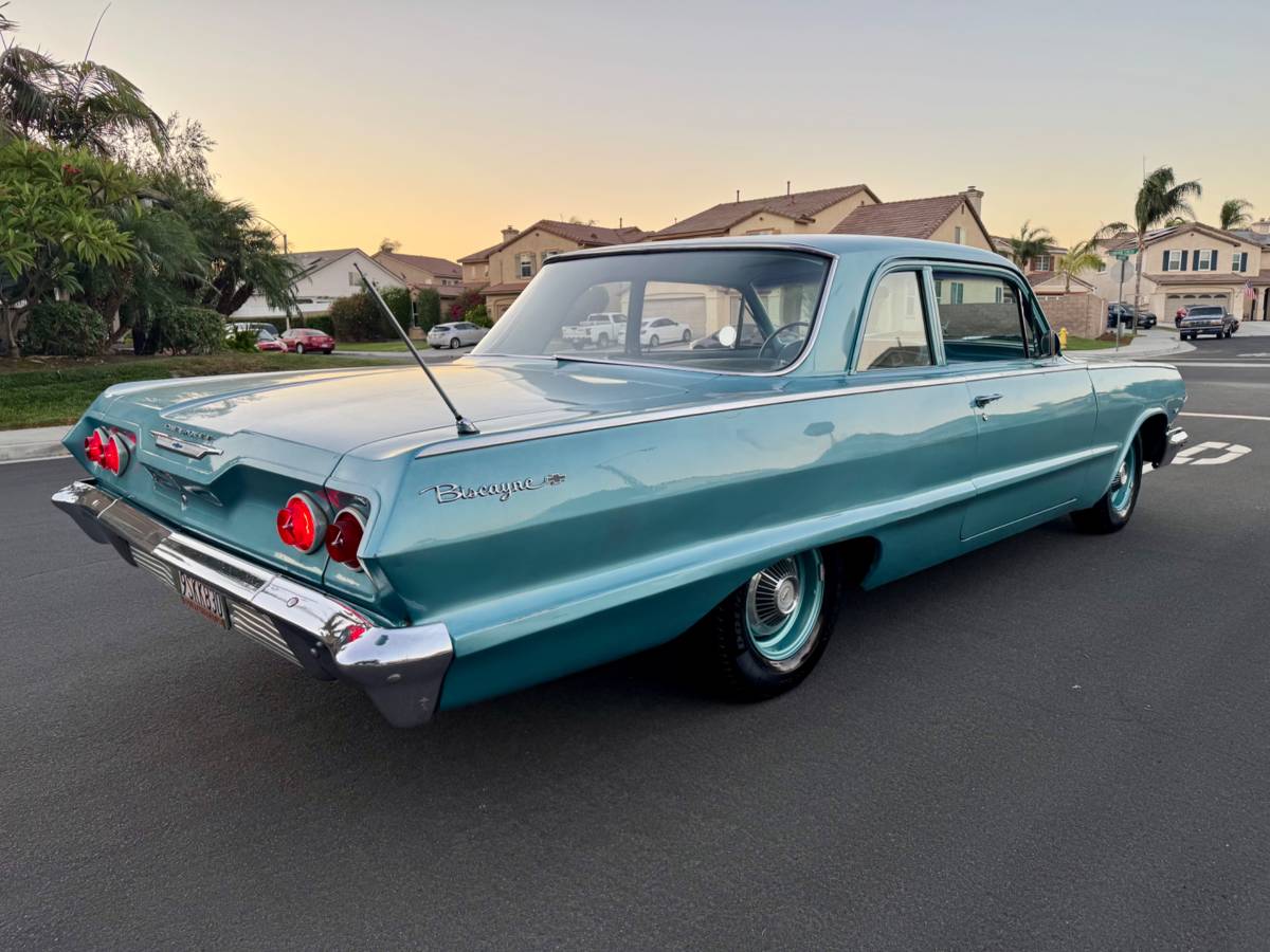 Chevy-biscayne-1963-12