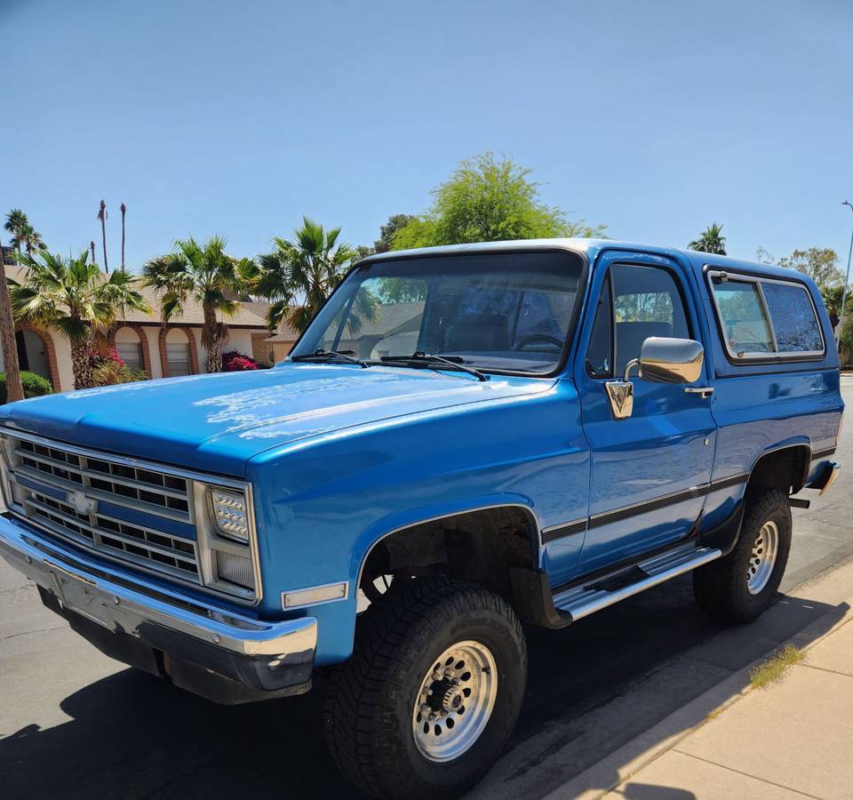 Chevy-blazer-1985-blue-1