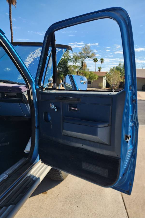 Chevy-blazer-1985-blue-10