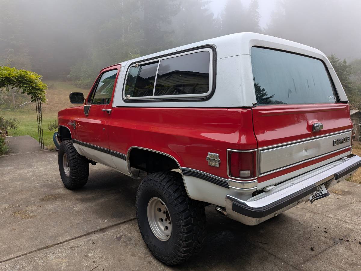 Chevy-blazer-4x4-1985-red-1