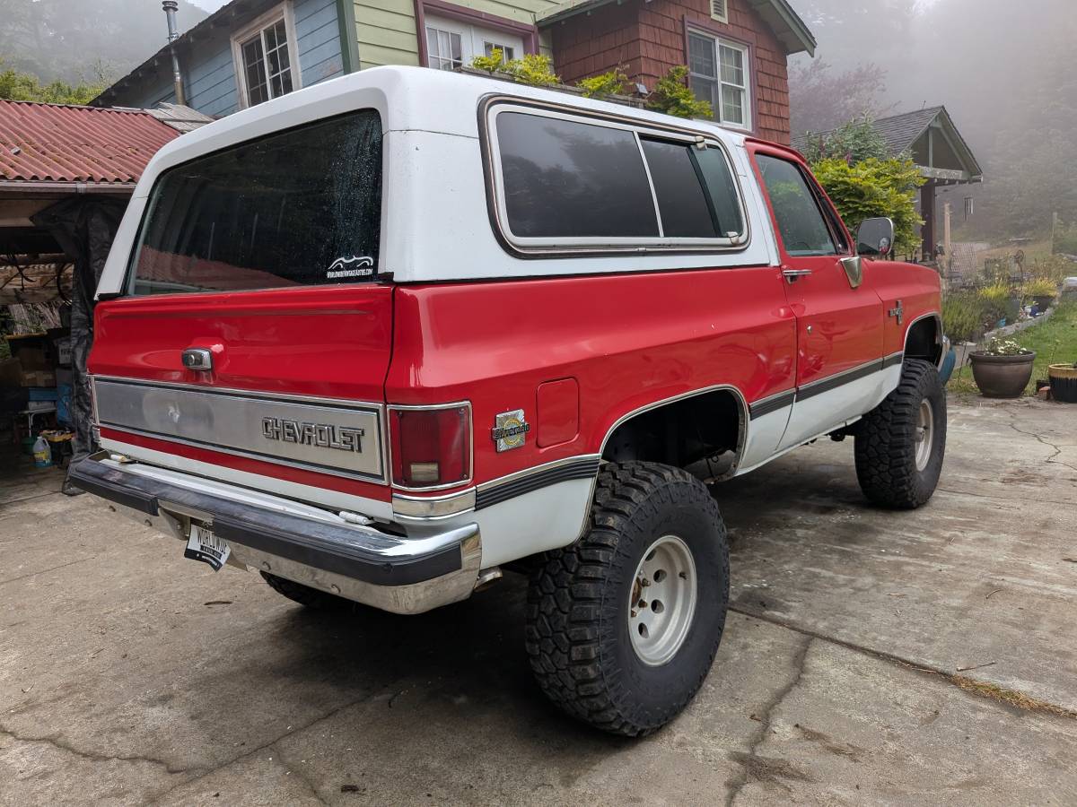 Chevy-blazer-4x4-1985-red-3