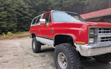 Chevy-blazer-4x4-1985-red