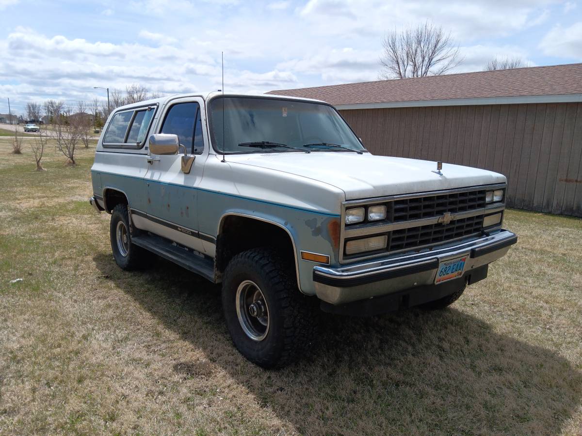 Chevy-blazer-4x4-1989-white-3