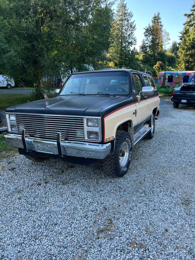 Chevy-blazer-4x4-k-5-1985-brown