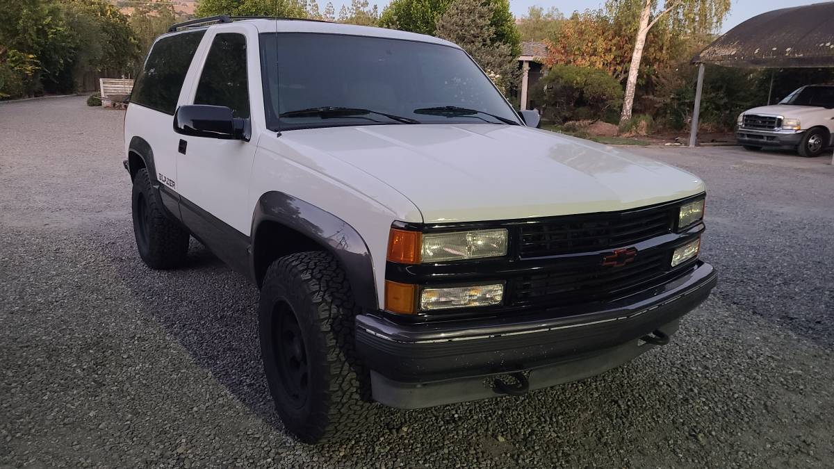 Chevy-blazer-classics-sport-4wd-1500-1994-white-2