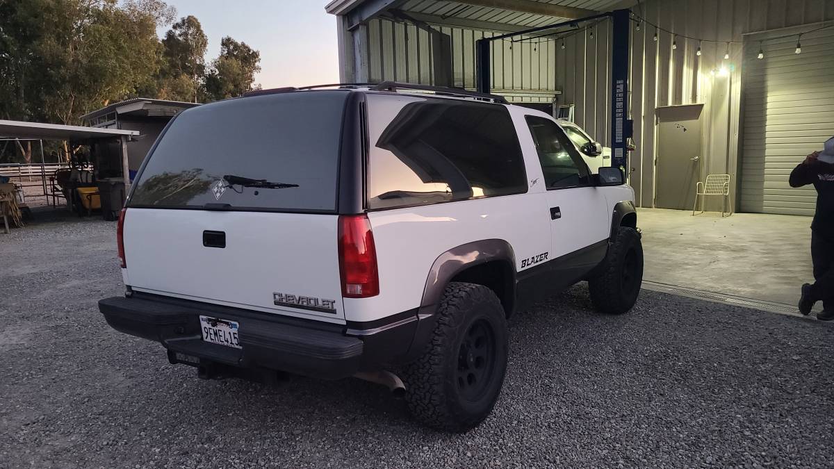 Chevy-blazer-classics-sport-4wd-1500-1994-white-5