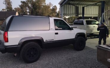 Chevy-blazer-classics-sport-4wd-1500-1994-white-6