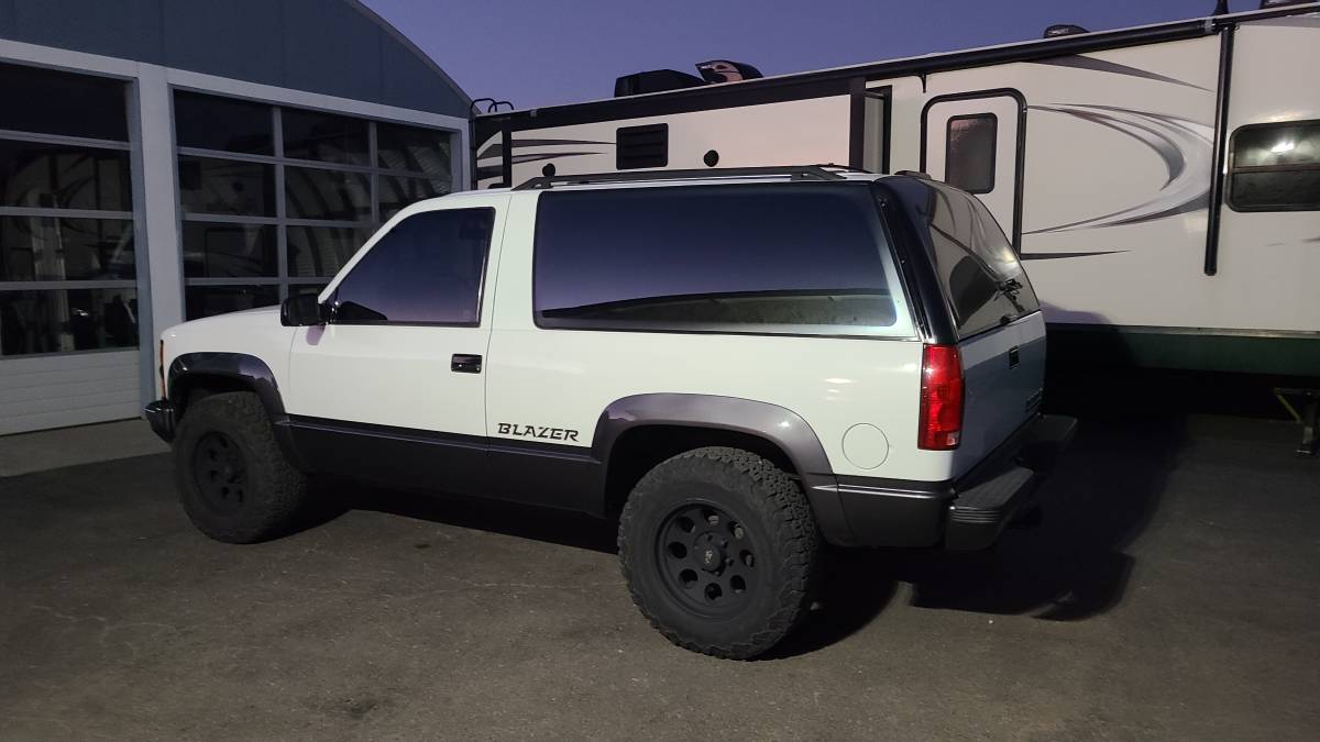 Chevy-blazer-classics-sport-4wd-1500-1994-white