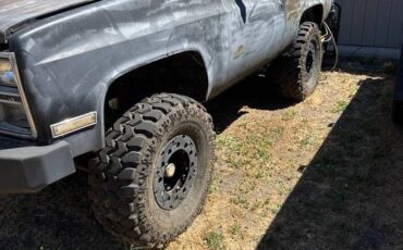 Chevy-blazer-diesel-1983-black-12