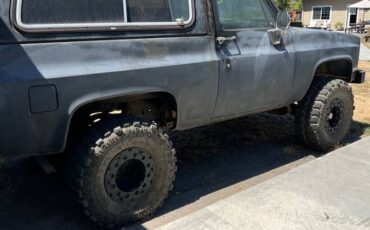 Chevy-blazer-diesel-1983-black