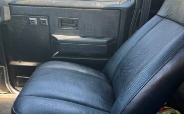 Chevy-blazer-diesel-1983-black-6