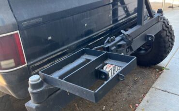 Chevy-blazer-diesel-1983-black-8