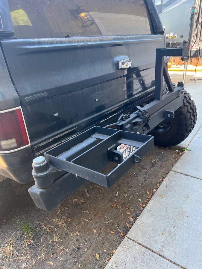 Chevy-blazer-diesel-1983-black-8