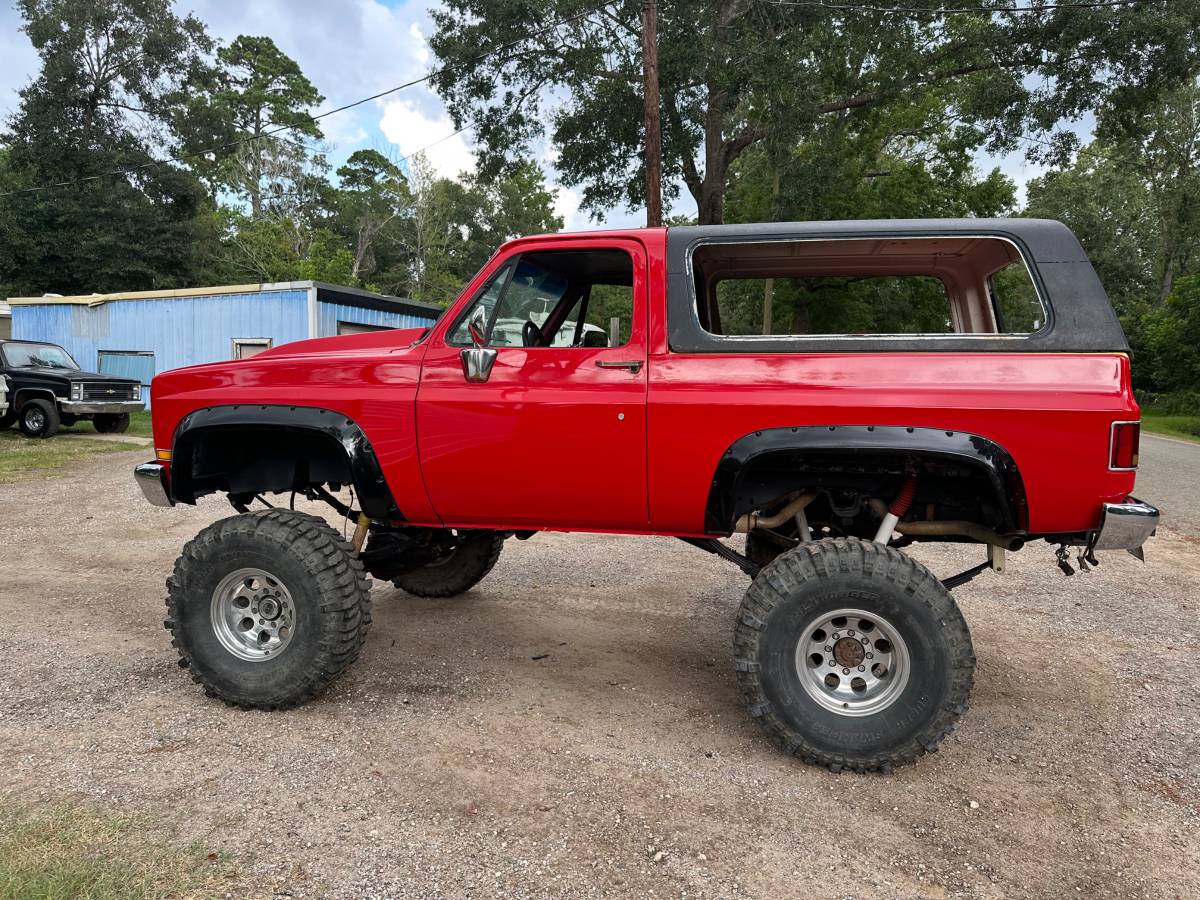 Chevy-blazer-k5-1984-red-11