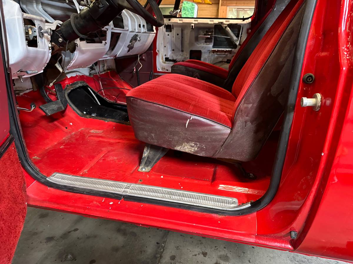 Chevy-blazer-k5-1984-red-5