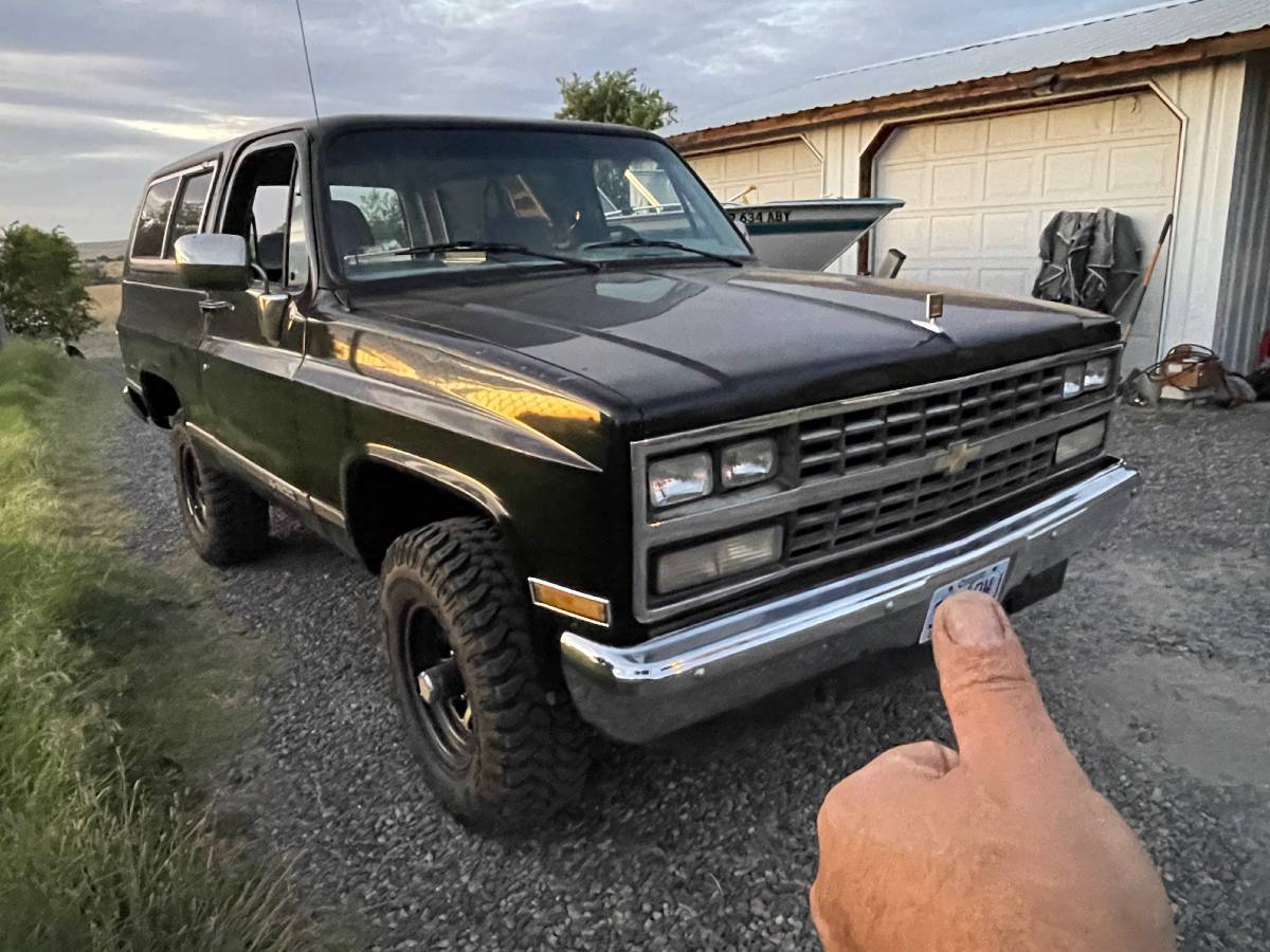Chevy-blazer-k5-silverado-1989-black-2