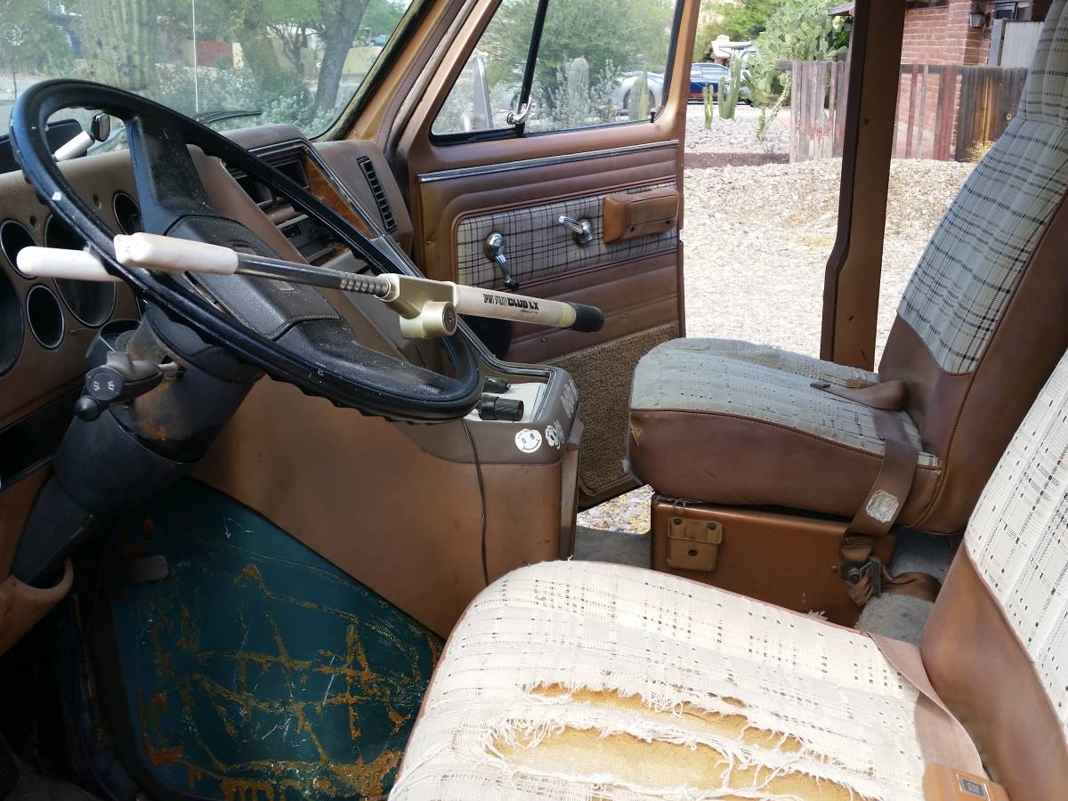 Chevy-bonanza-1979-brown-11