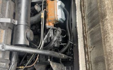Chevy-box-truck-diesel-1990-white-4
