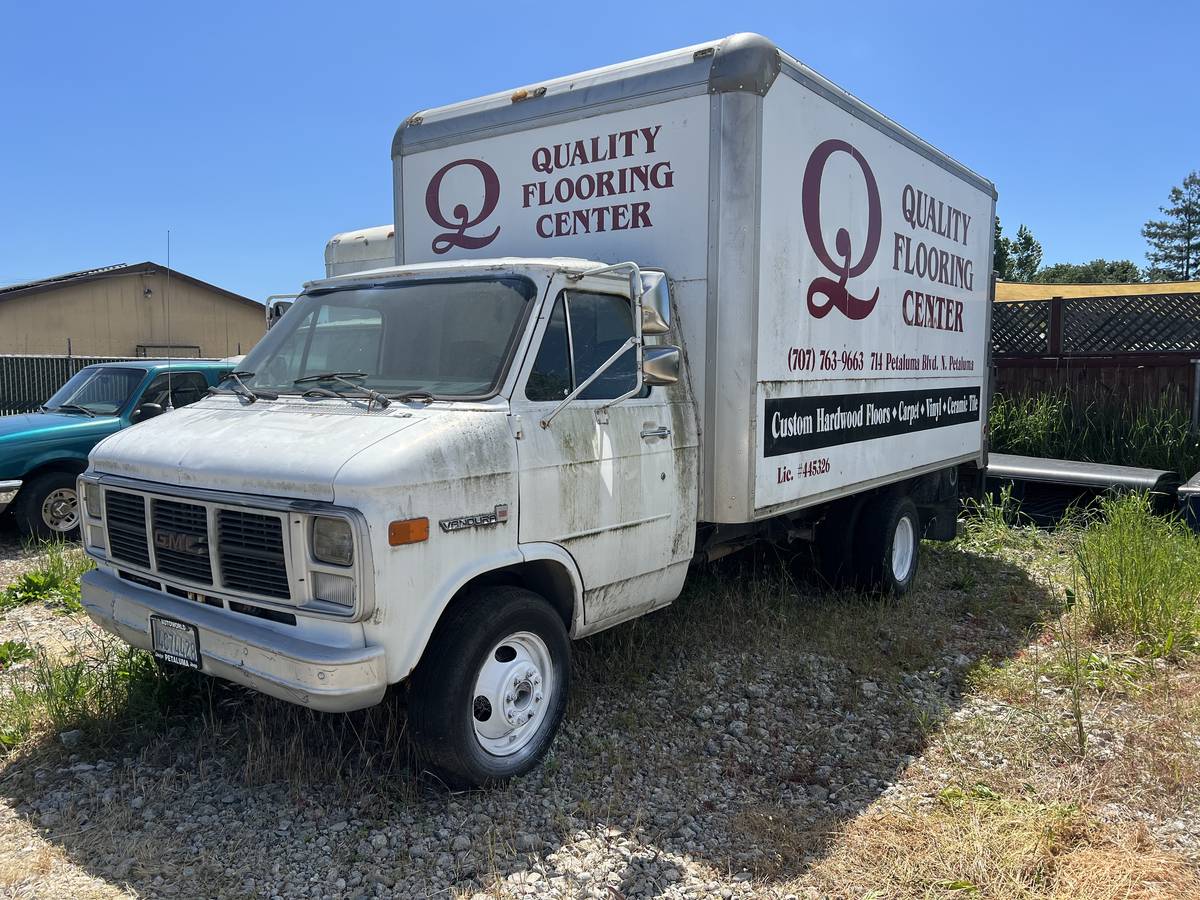 Chevy-box-van-1990-6