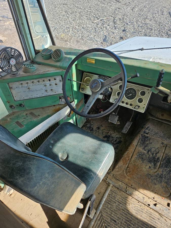 Chevy-bus-1981-3
