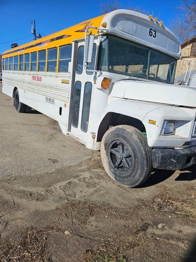Chevy-bus-1981-5