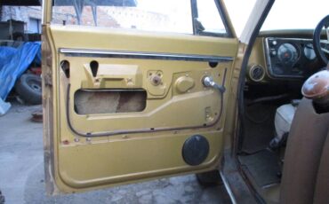 Chevy-c-20-custom-camper-1968-brown-12