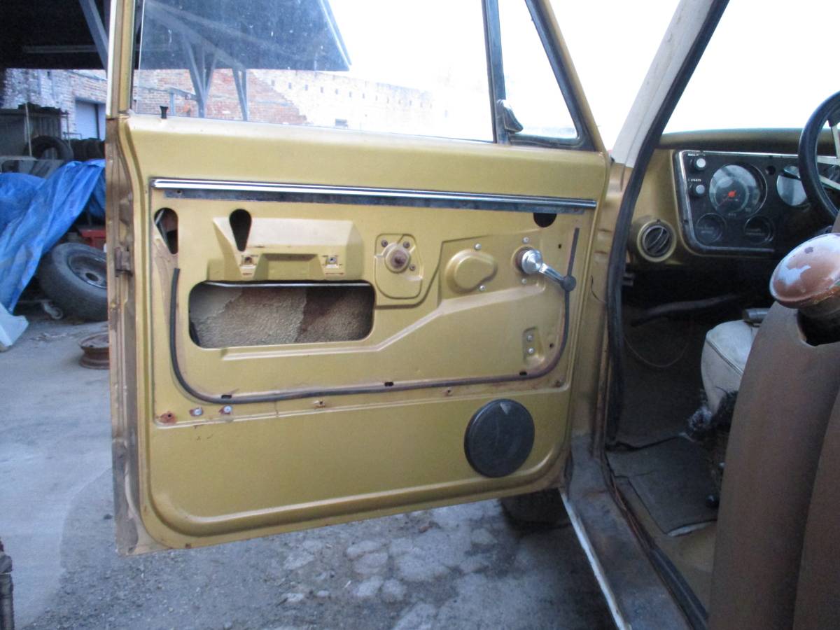 Chevy-c-20-custom-camper-1968-brown-12