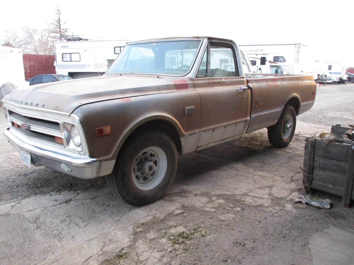 Chevy-c-20-custom-camper-1968-brown-3