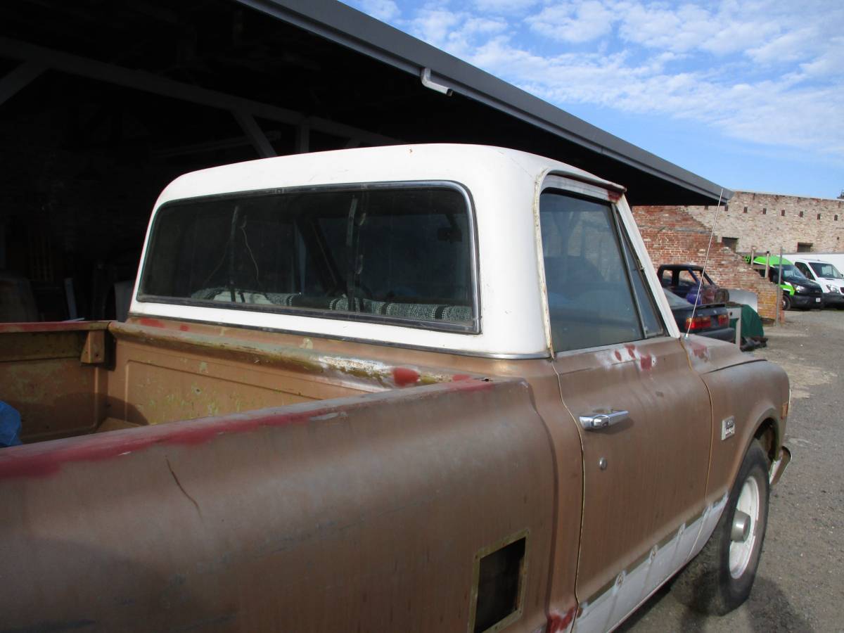 Chevy-c-20-custom-camper-1968-brown-4
