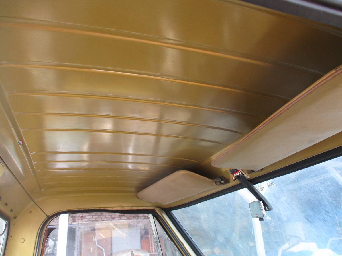 Chevy-c-20-custom-camper-1968-brown-8