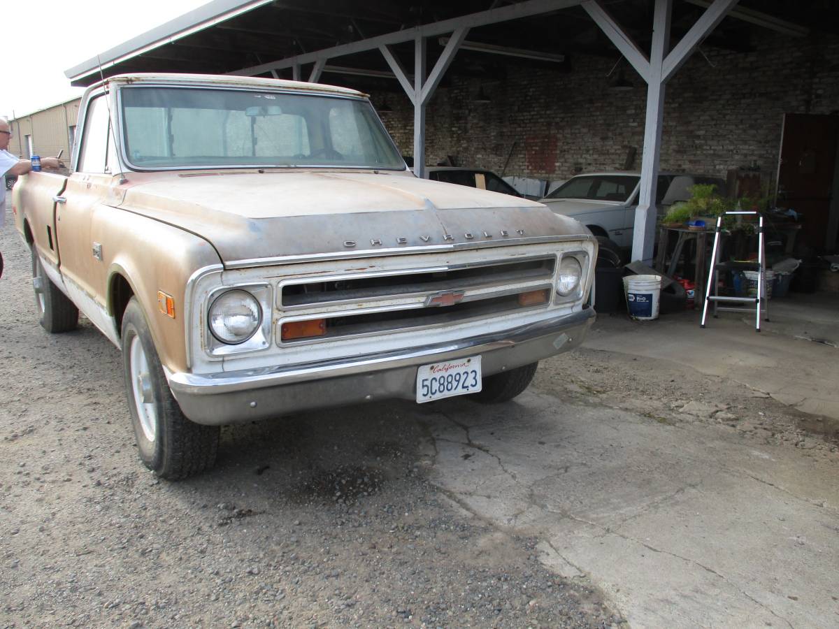 Chevy-c-20-custom-camper-1968-brown