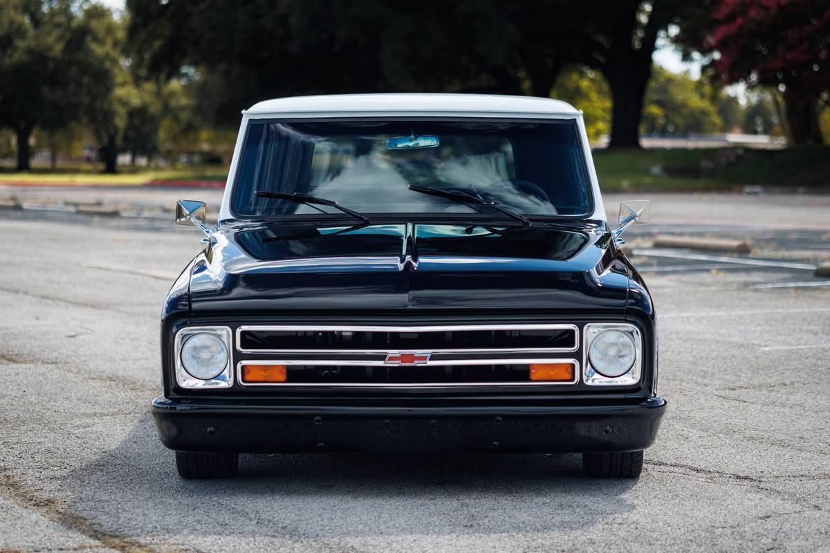 Chevy-c10-1967-black-3