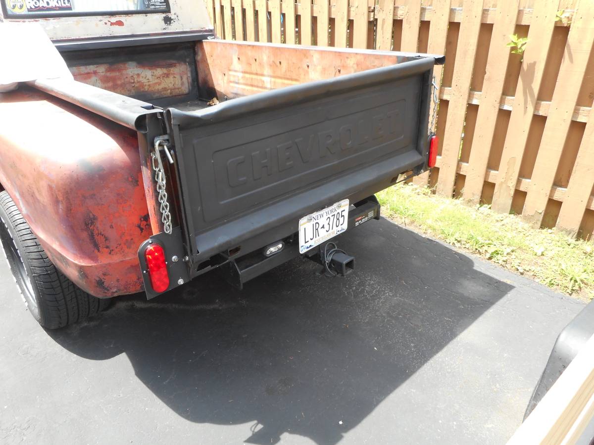 Chevy-c10-1967-custom-4
