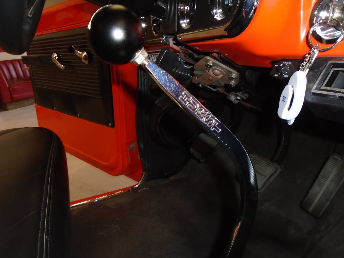 Chevy-c10-1968-orange-16