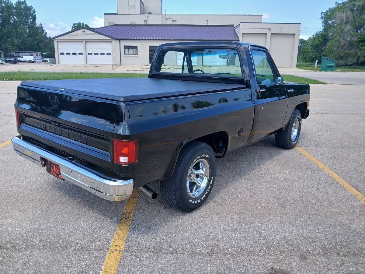 Chevy-c10-1974-black-2